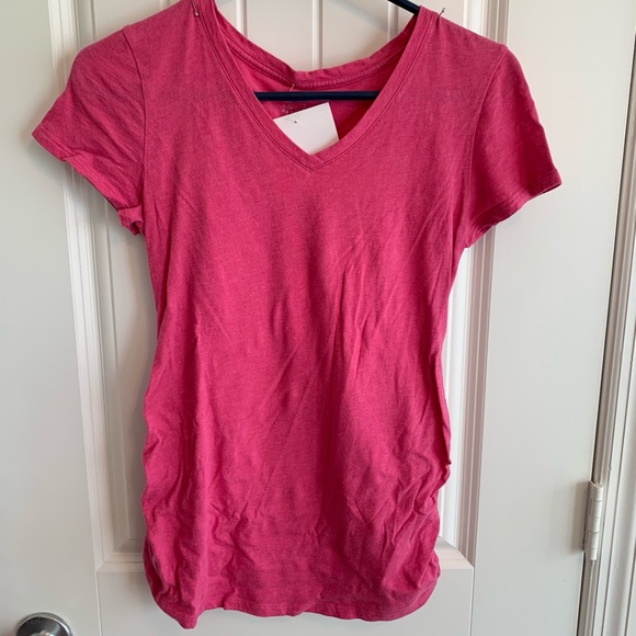 5 maternity shirts! - Picture 4 of 4